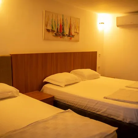 The Sandhill Restaurant Apartment *